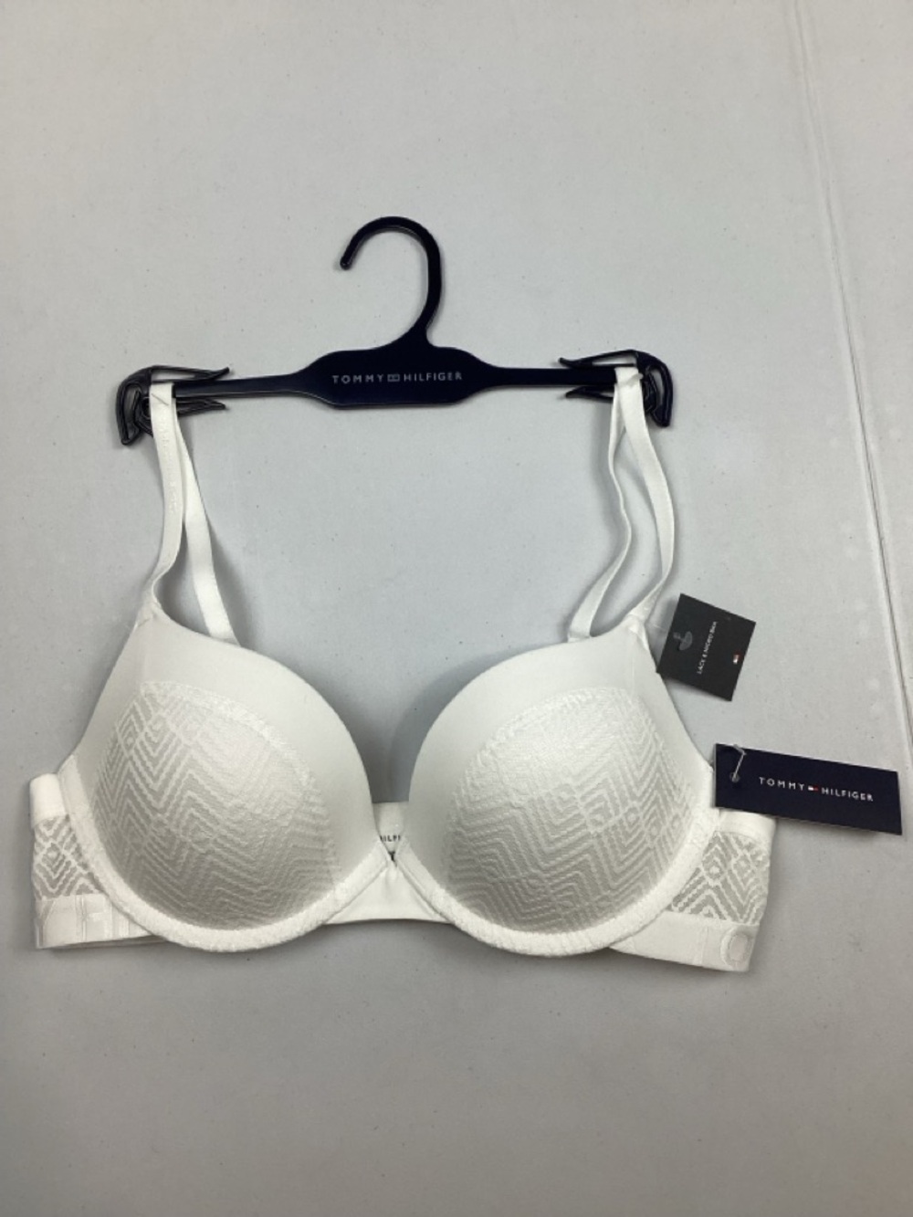 Tommy Hilfiger White Lace & Microfiber Bra 34B NEW! Retail $40